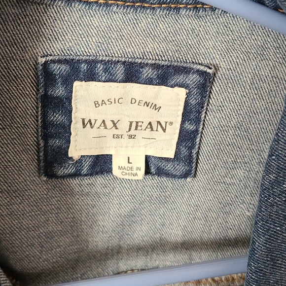 Awesome jean Jacket - Picture 3 of 5